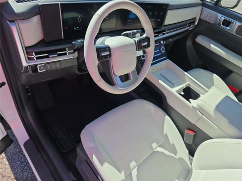 Used 2025 Hyundai Santa Fe SE image 14