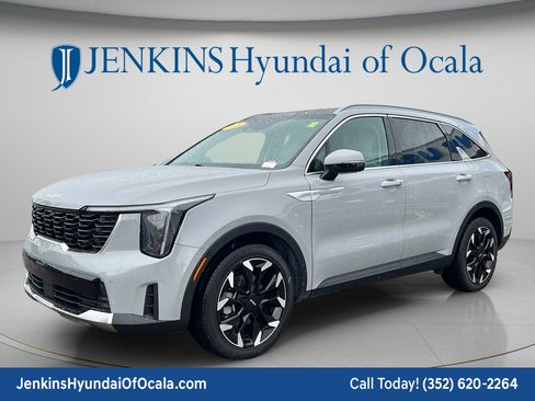 Used 2025 Kia Sorento EX w/ Panoramic Sunroof Package FWD image 7