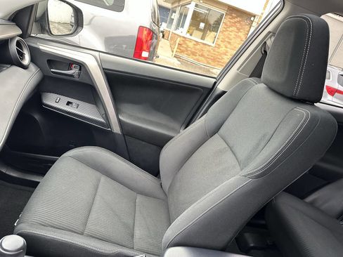 Used 2014 Toyota RAV4 XLE image 35