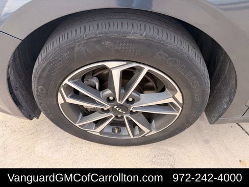 Used 2023 Kia Forte LXS image 7