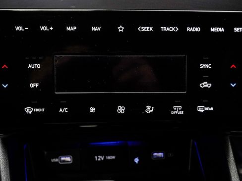 Used 2024 Hyundai Santa Cruz Limited image 21