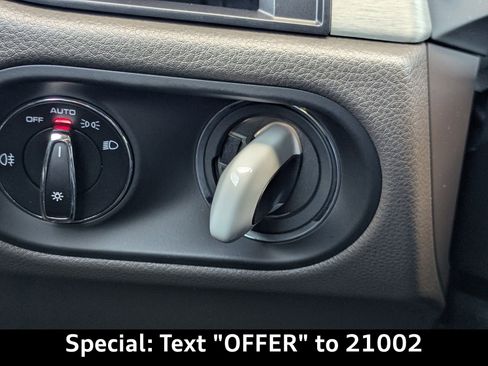 Used 2022 Porsche Macan image 38