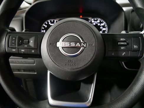 Used 2023 Nissan Rogue S AWD/4WD image 25