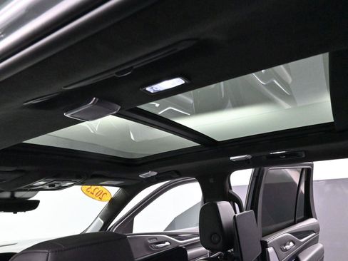 Used 2023 Cadillac Escalade V image 34