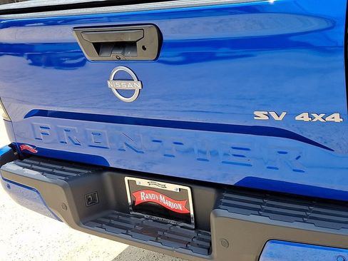 Used 2024 Nissan Frontier SV w/ Technology Package AWD/4WD image 30
