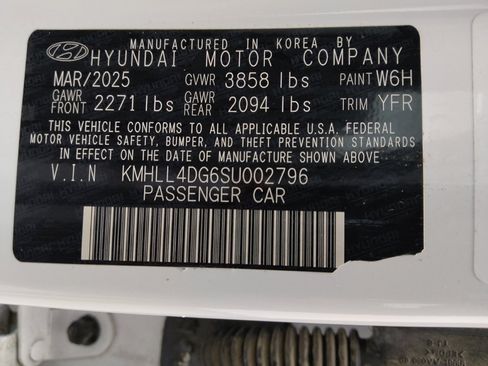 Used 2025 Hyundai Elantra SE FWD image 33