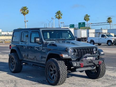 Used 2024 Jeep Wrangler Unlimited Sport AWD/4WD image 3