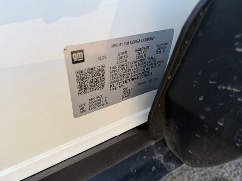 Used 2025 Chevrolet Trax LT image 27