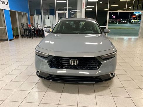 Used 2024 Honda Accord Touring image 3