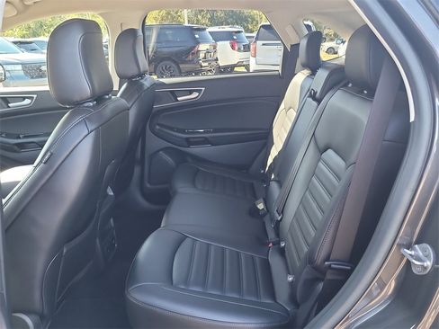 Used 2020 Ford Edge SEL w/ Convenience Package image 12