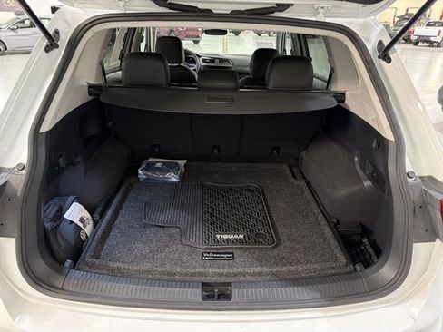Certified 2024 Volkswagen Tiguan SE AWD/4WD image 13