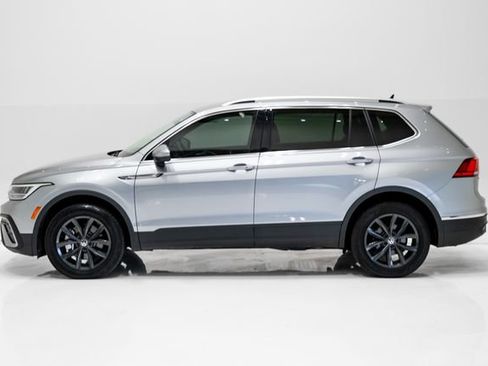 Used 2024 Volkswagen Tiguan SE FWD image 31