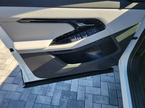 New 2026 Land Rover Range Rover Evoque S AWD/4WD image 23
