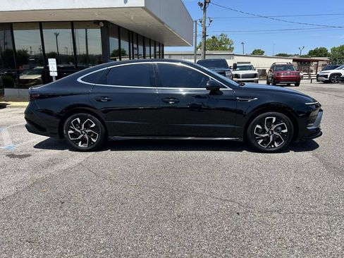 Used 2024 Hyundai Sonata SEL FWD image 2
