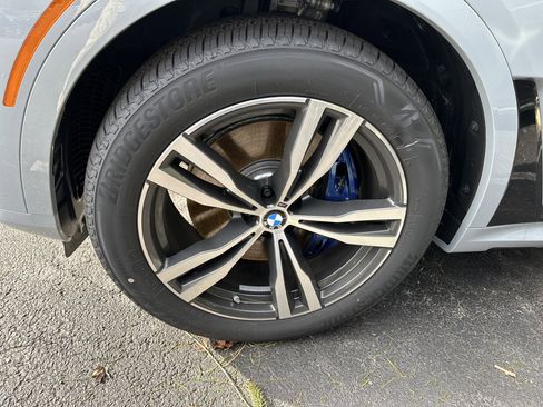 New 2026 BMW X7 xDrive40i w/ M Sport Package image 2