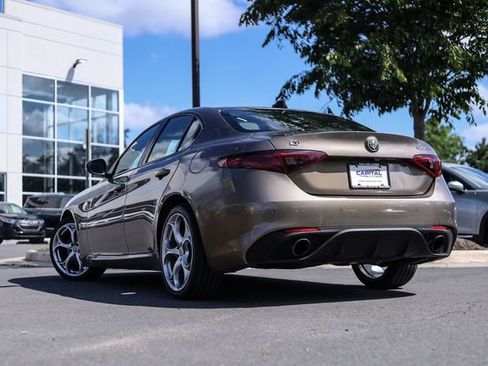 Used 2019 Alfa Romeo Giulia Ti Sport w/ Quick Order Package 22S Sport AWD/4WD image 2