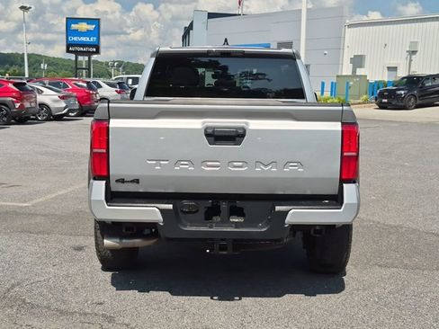 Used 2024 Toyota Tacoma TRD Off-Road AWD/4WD image 7
