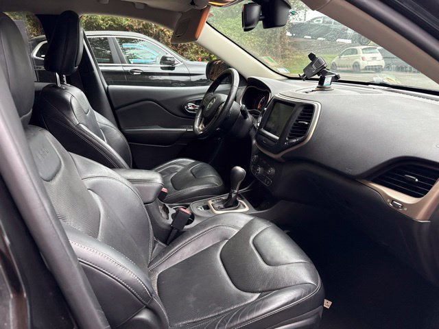 Used 2015 Jeep Cherokee Limited w/ Luxury Group FWD image 9