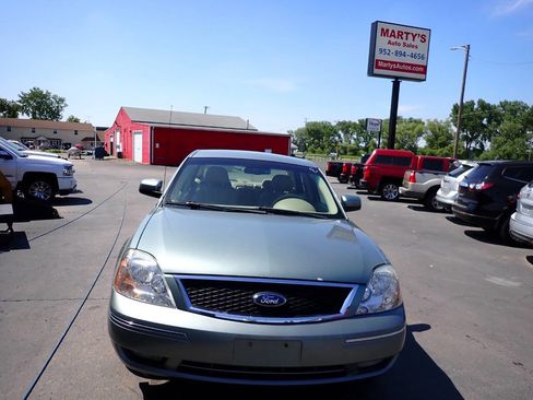 Used 2006 Ford Five Hundred SEL FWD image 2