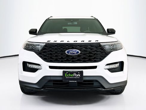 Used 2023 Ford Explorer ST-Line w/ Class IV Trailer Tow Package image 2