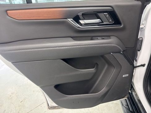 Used 2025 GMC Yukon Denali image 25