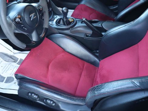 Used 2020 Nissan 370Z NISMO image 13