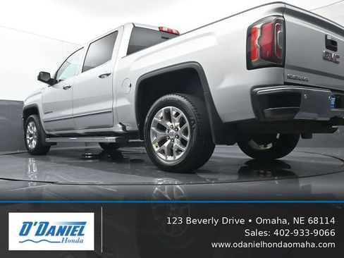 Used 2017 GMC Sierra 1500 SLT w/ SLT Preferred Package AWD/4WD image 22