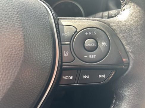 Used 2022 Toyota RAV4 XLE Premium AWD/4WD image 24