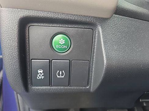 Used 2017 Honda HR-V EX-L image 16