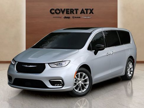 Used 2026 Chrysler Pacifica Limited FWD image 1