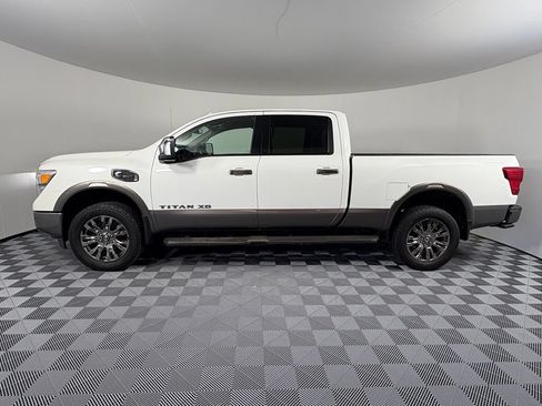 Used 2019 Nissan Titan Platinum Reserve w/ Platinum Utility Package AWD/4WD image 12