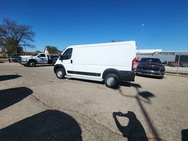 Used 2025 RAM ProMaster 2500 w/ U-Haul Equipment Group FWD image 32