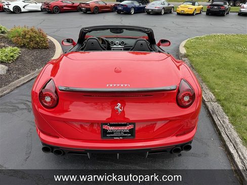 Used 2016 Ferrari California T RWD image 16