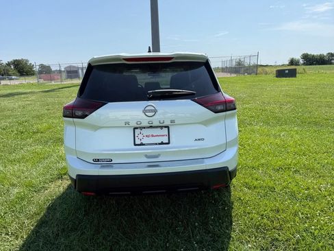 New 2026 Nissan Rogue SV AWD/4WD image 6