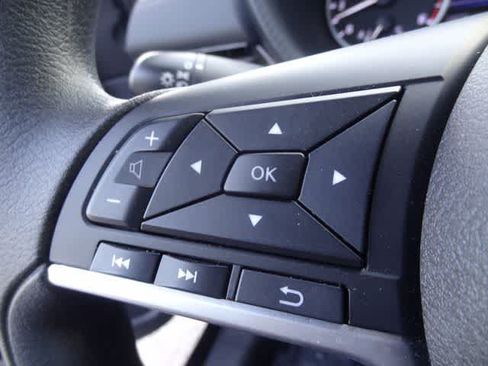 Used 2025 Nissan Sentra SV FWD image 18