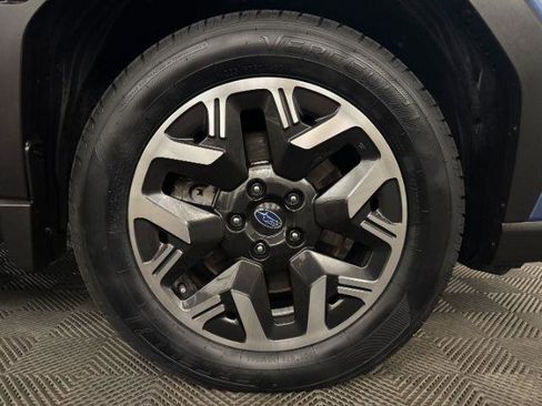 Used 2025 Subaru Forester Premium AWD/4WD image 23