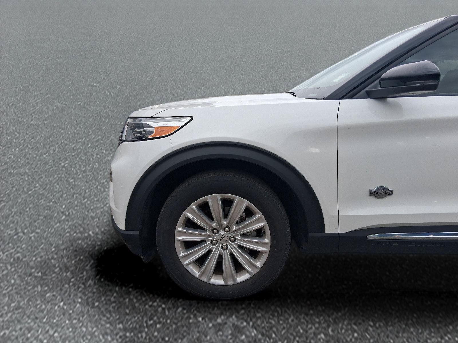 Used 2024 Ford Explorer King Ranch w/ Technology Package RWD image 9