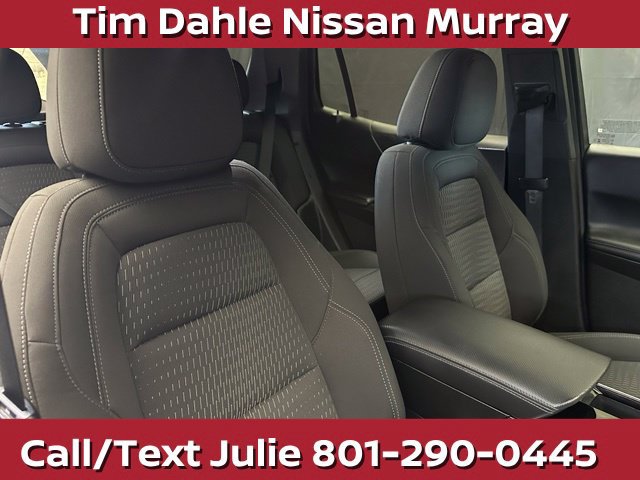 Used 2025 Chevrolet Equinox LT AWD/4WD image 16