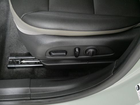 Used 2025 Chevrolet Trax ACTIV w/ Driver Confidence Package FWD image 20