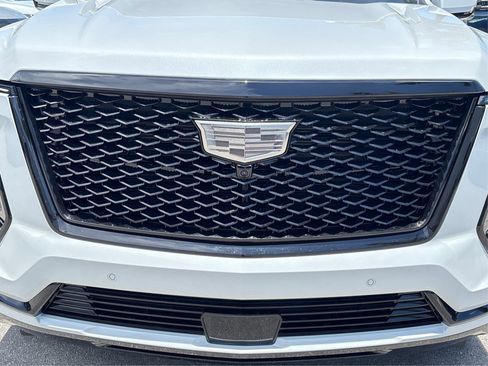 New 2026 Cadillac Escalade ESV Sport w/ LPO, ONYX Package AWD/4WD image 15