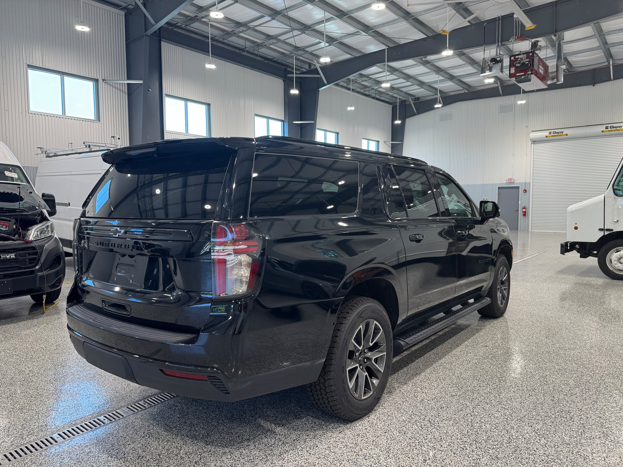 Used 2023 Chevrolet Suburban Z71 w/ Luxury Package AWD/4WD image 9
