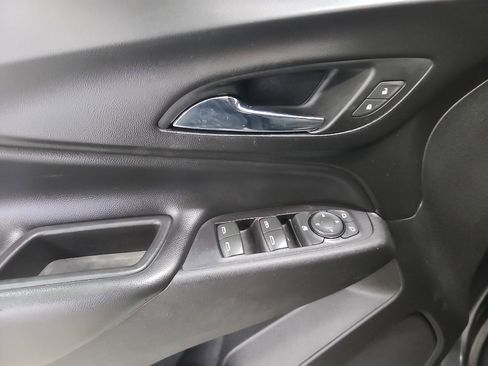 Used 2020 Chevrolet Equinox LT image 9