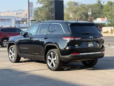 Used 2023 Jeep Grand Cherokee 4WD 4xe image 5