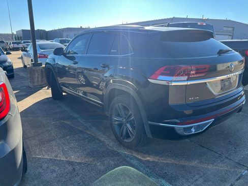 Used 2021 Volkswagen Atlas Cross Sport SE image 6