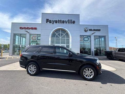 Used 2024 Dodge Durango SXT AWD/4WD image 2