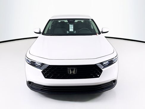 Certified 2025 Honda Accord LX image 3