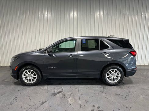 Used 2023 Chevrolet Equinox LT w/ Driver Convenience Package image 4