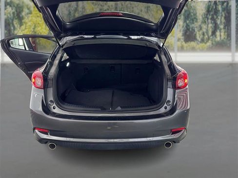 Used 2018 MAZDA MAZDA3 Touring image 12