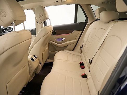 Used 2022 Mercedes-Benz GLC 300 4MATIC image 21