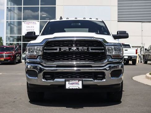 Used 2022 RAM 3500 Tradesman w/ Chrome Appearance Group AWD/4WD image 6
